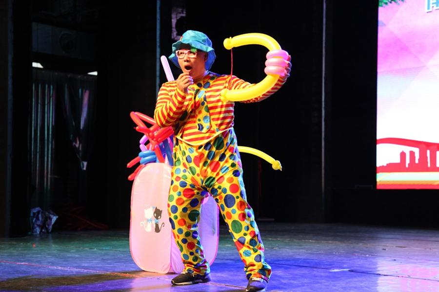 小丑表演.jpg