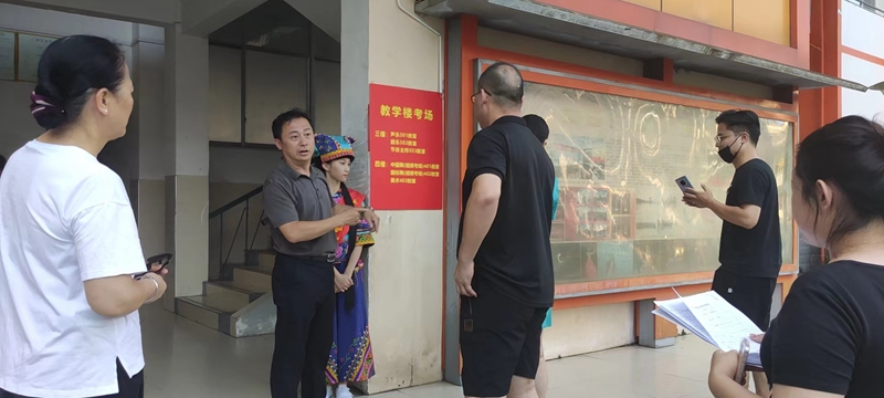 05 罗征校长一行巡查招生考试工作.jpg