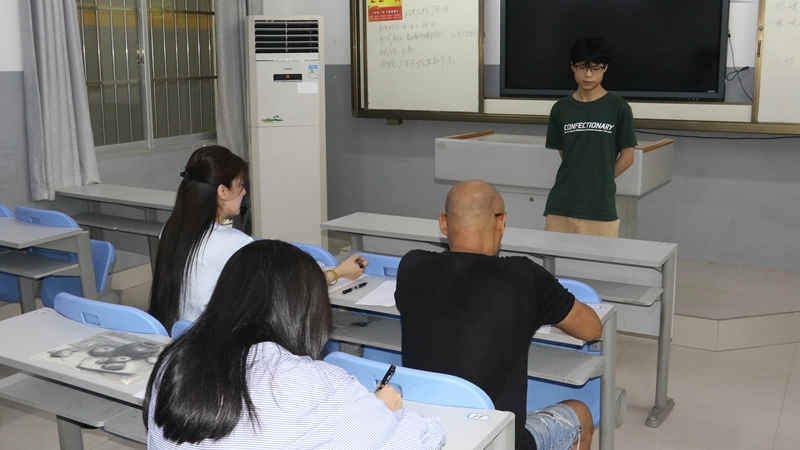 14 招生考试现场.JPG