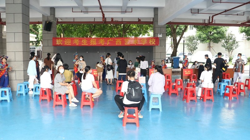 11 招生考试现场.JPG