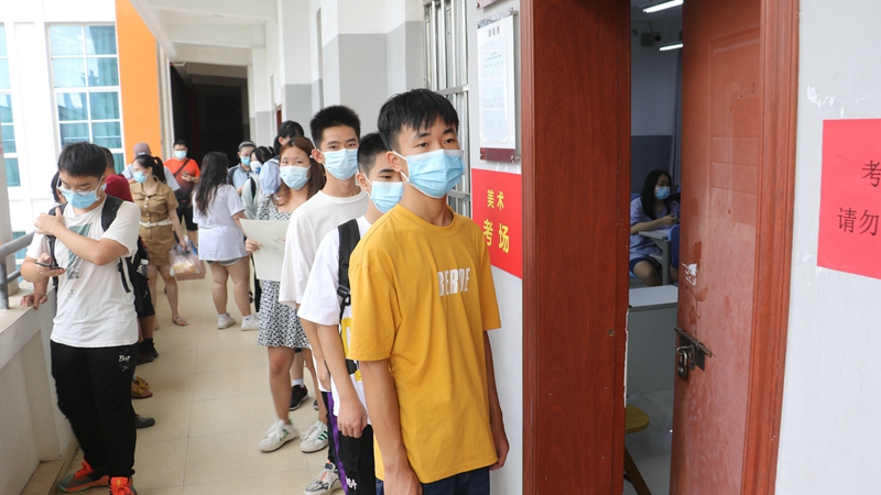 13 招生考试现场.JPG