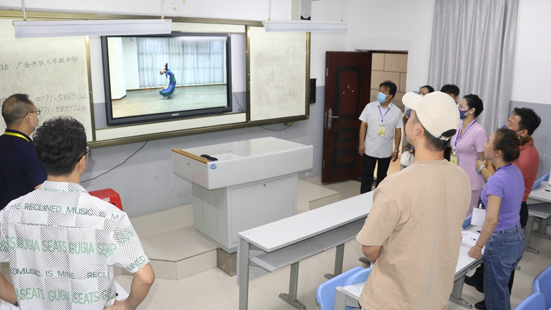 15 招生考试现场.JPG