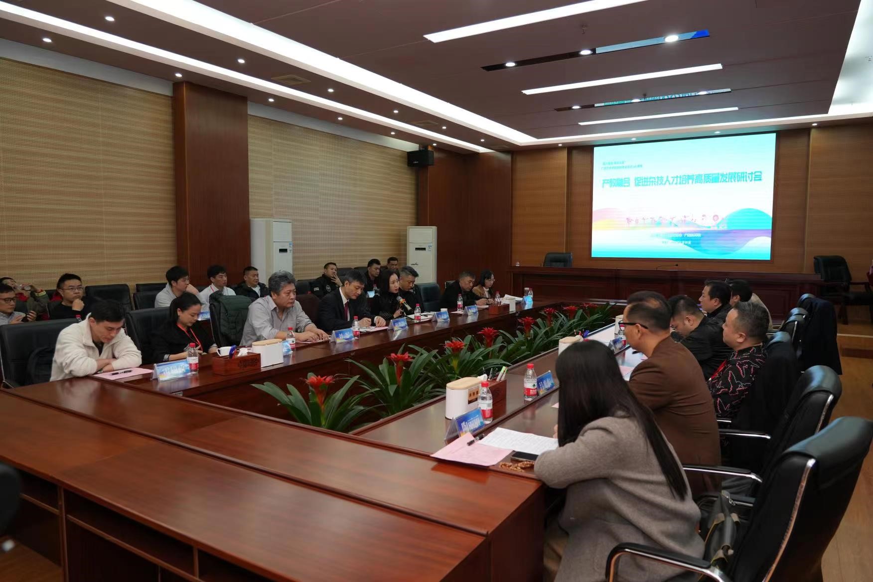  �������ں� �ٽ��Ӽ��˲�������������չ�����ֻ��ֳ�