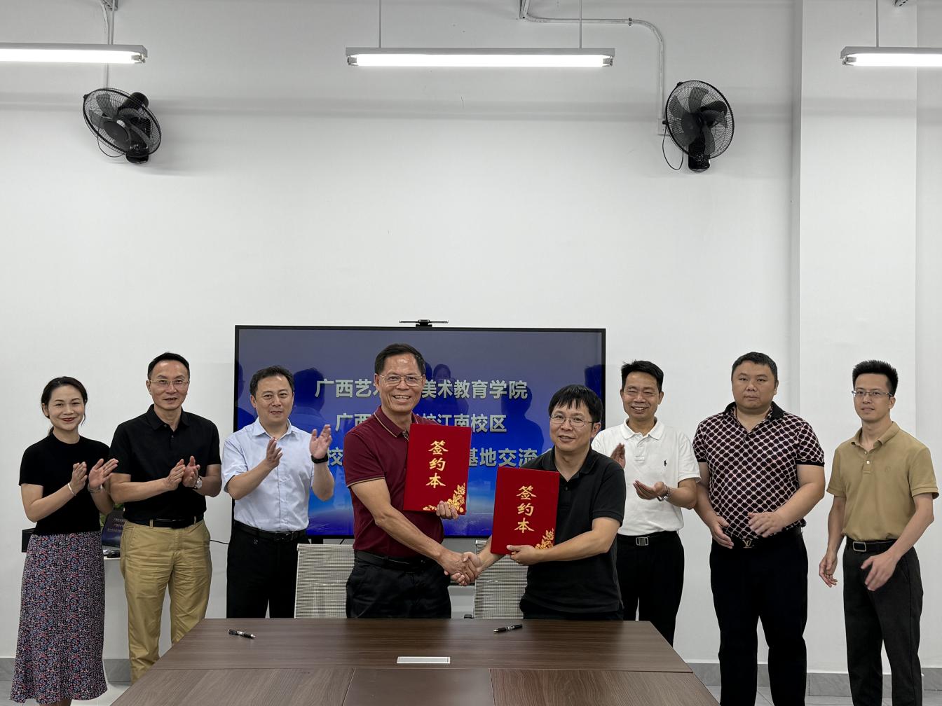 2853b6b025992bb0ebf3b323dc26ebe