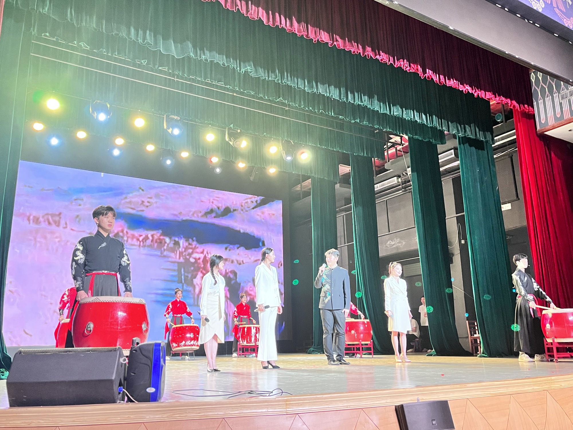 ���ְ�ѧ�����С�����ǧ�������ǡ�