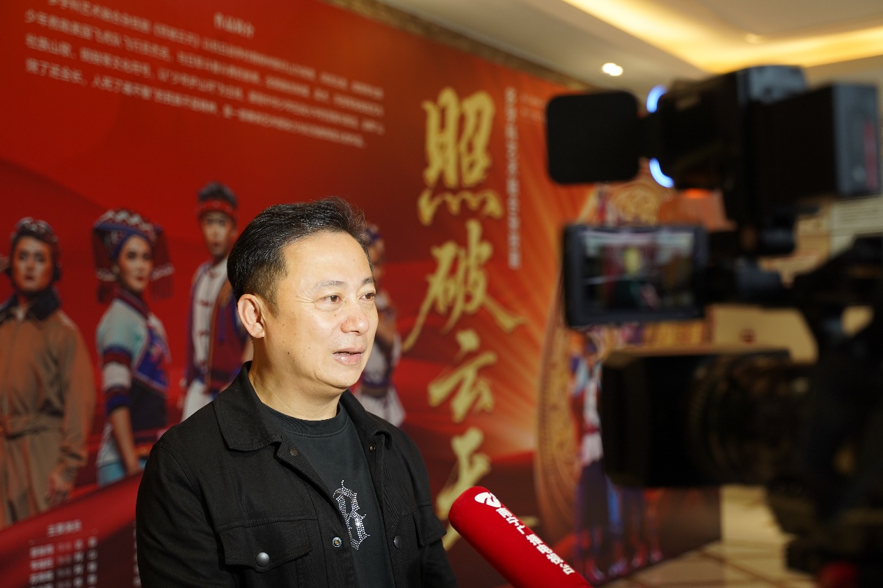 ����ɫ�·�����

AI ���ɵ����ݿ��ܲ���ȷ��