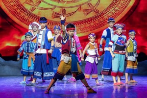 ��Уԭ���Ӽ��硶�������졷�����ʮ�����й������ˣ�������Ϸ����